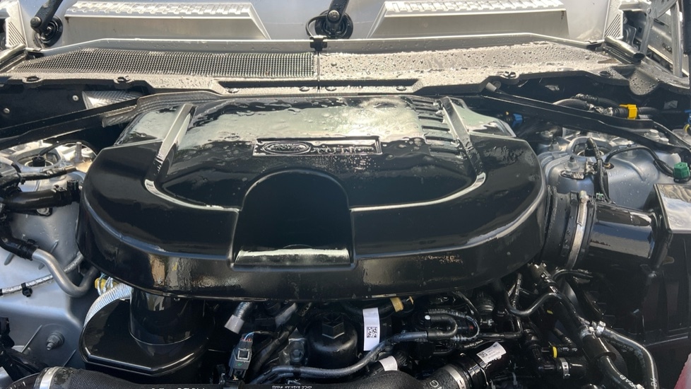 Used Land Rover Defender 2024 for sale - 76966806: Photo 30