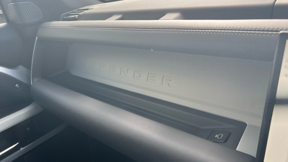 Used Land Rover Defender 2024 for sale - 76966806: Photo 35