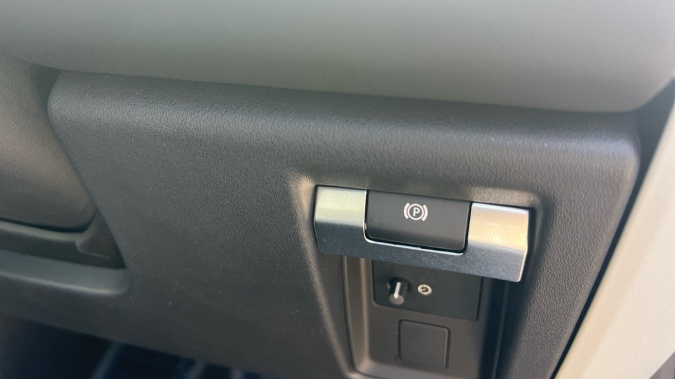 Used Land Rover Defender 2024 for sale - 76966806: Photo 47