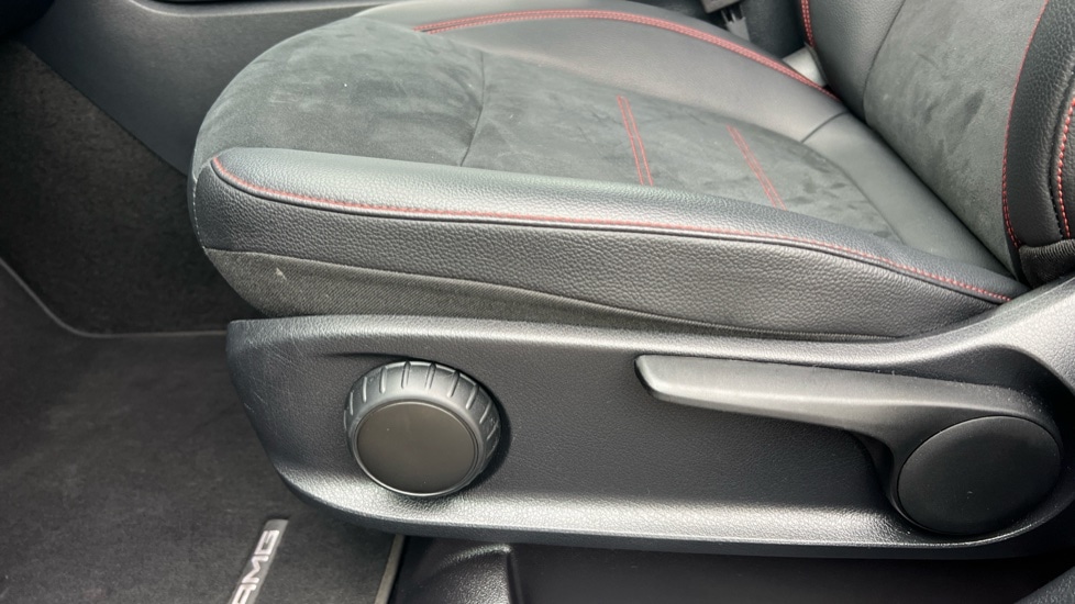 Used Mercedes-Benz GLB 2023 for sale - 76459107: Photo 32