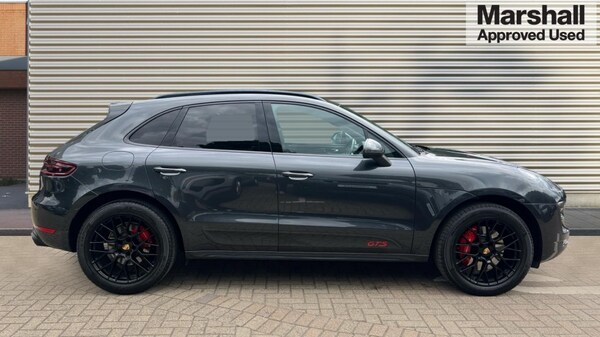 Used Porsche Macan 2018 for sale - 76203904: Photo 2