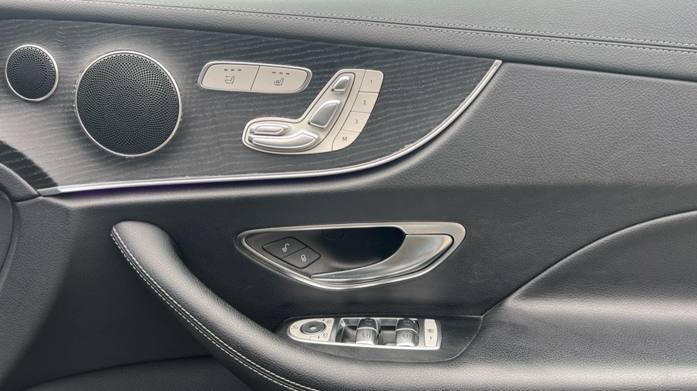 Used Mercedes-Benz E Class 2018 for sale - 76652441: Photo 30