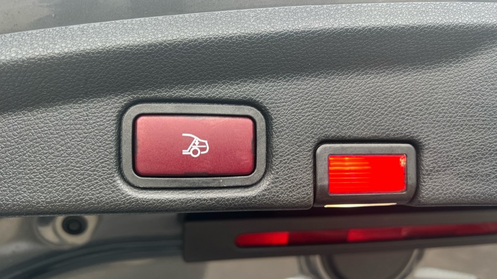 Used Mercedes-Benz E Class 2018 for sale - 76652441: Photo 38