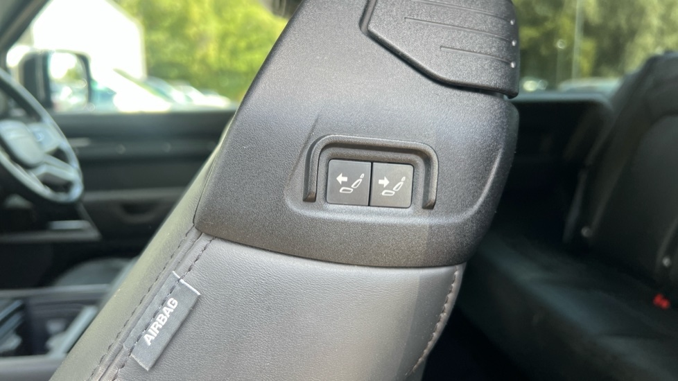 Used Land Rover Defender 2022 for sale - 77025412: Photo 24