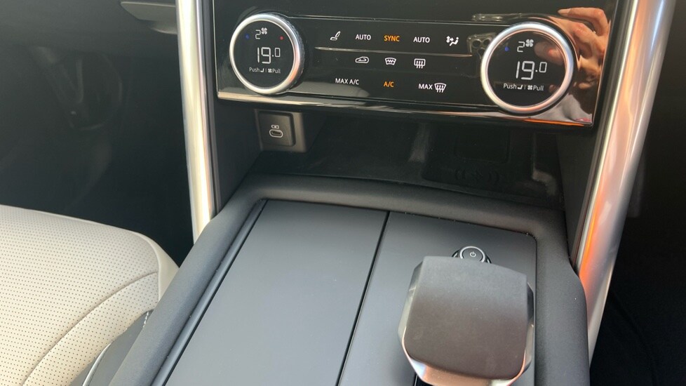 Used Land Rover Discovery 2024 for sale - 76540038: Photo 14