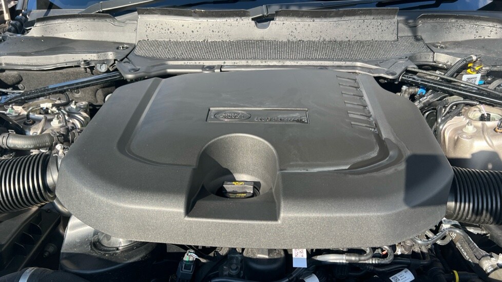 Used Land Rover Discovery 2024 for sale - 76540038: Photo 30