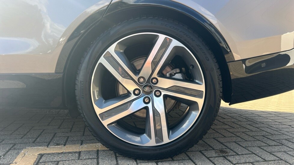 Used Land Rover Discovery 2024 for sale - 76540038: Photo 33