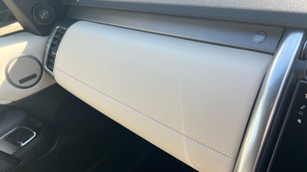 Used Land Rover Discovery 2024 for sale - 76540038: Photo 35