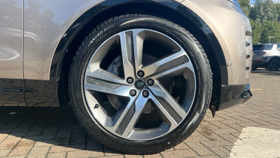 Used Land Rover Discovery 2024 for sale - 76540038: Photo 8