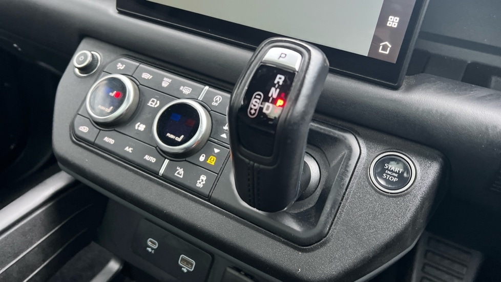 Used Land Rover Defender 2023 for sale - 76977938: Photo 13