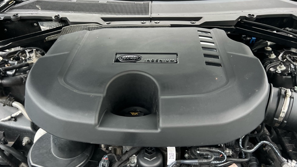 Used Land Rover Defender 2023 for sale - 76977938: Photo 30