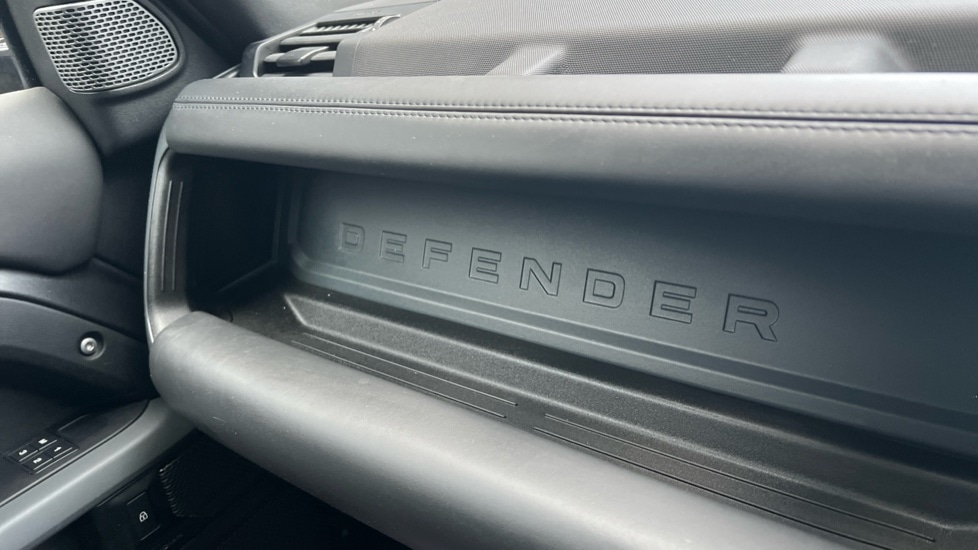 Used Land Rover Defender 2023 for sale - 76977938: Photo 35