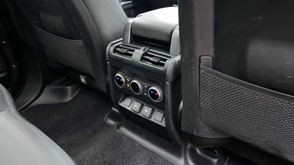 Used Land Rover Defender 2023 for sale - 76977938: Photo 45