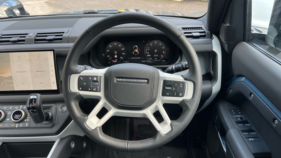 Used Land Rover Defender 2025 for sale - 76704344: Photo 15