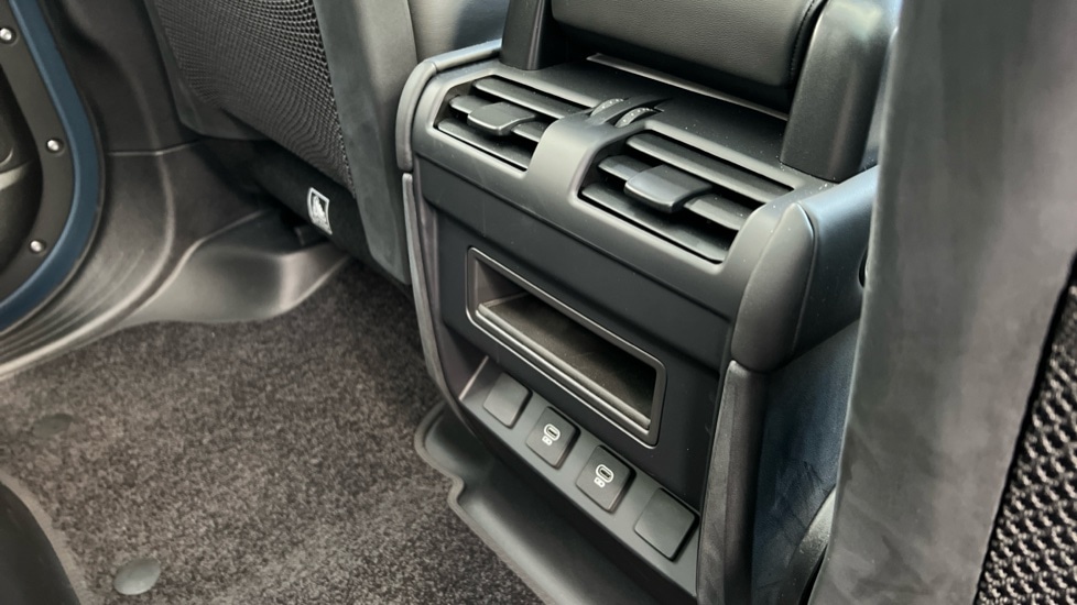 Used Land Rover Defender 2025 for sale - 76704344: Photo 18