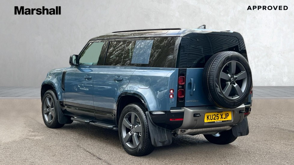 Used Land Rover Defender 2025 for sale - 76704344: Photo 2