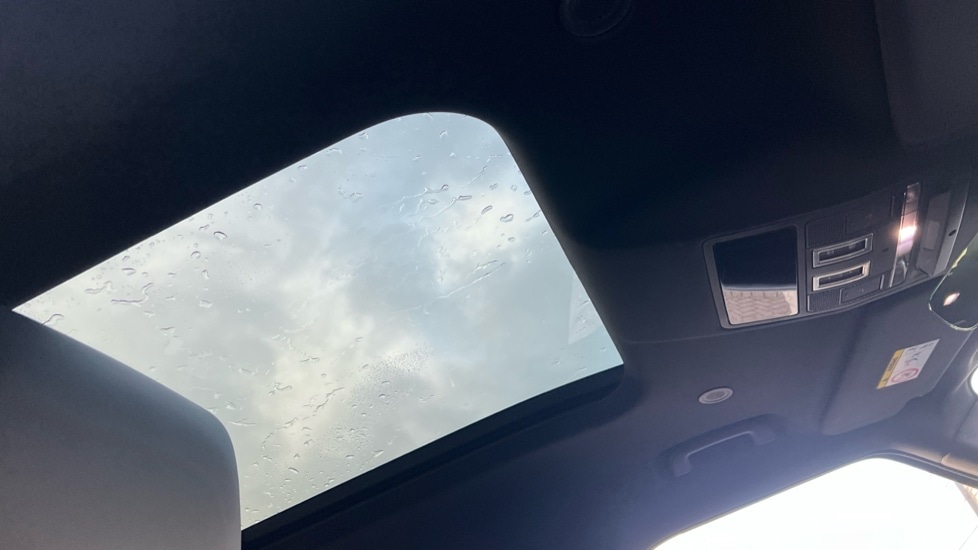 Used Land Rover Defender 2025 for sale - 76704344: Photo 21