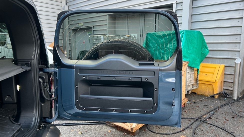 Used Land Rover Defender 2025 for sale - 76704344: Photo 36