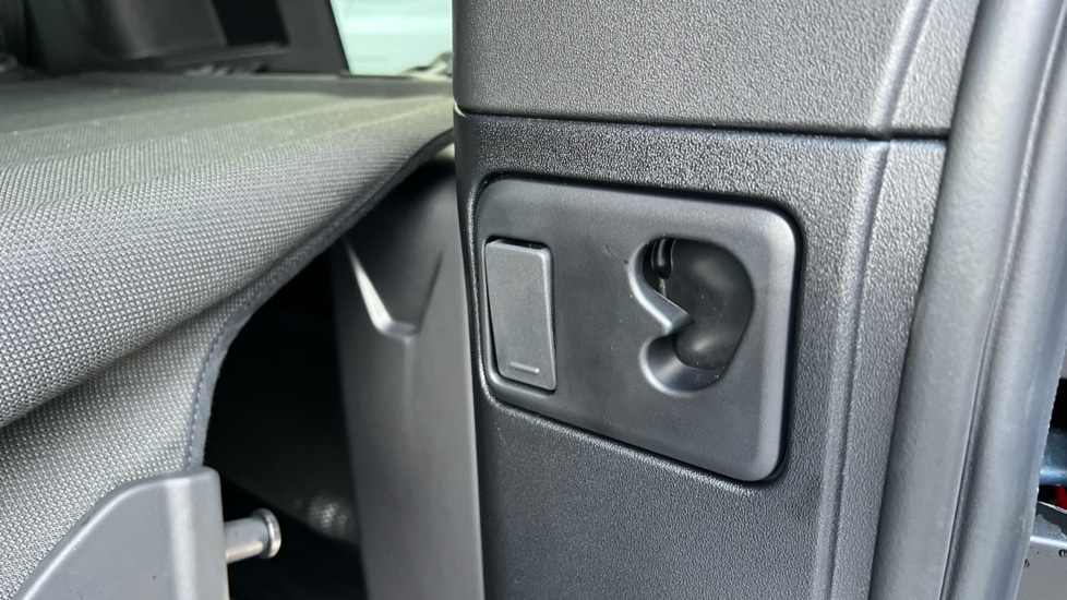 Used Land Rover Defender 2025 for sale - 76704344: Photo 37