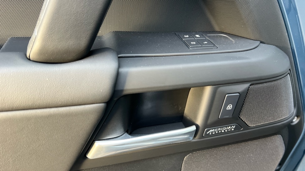 Used Land Rover Defender 2025 for sale - 76704344: Photo 41