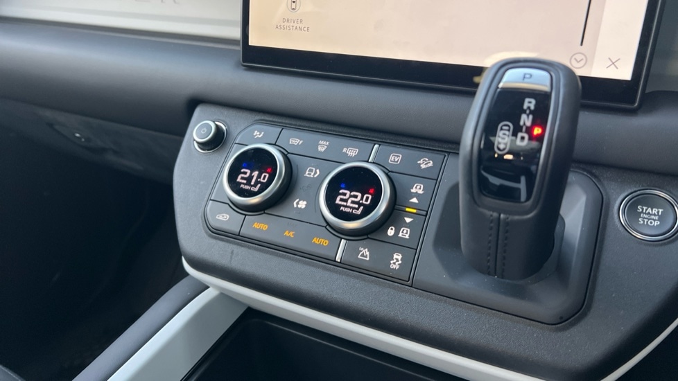 Used Land Rover Defender 2025 for sale - 76704344: Photo 44