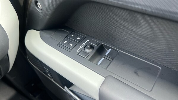 Used Land Rover Defender 2024 for sale - 75466187: Photo 37