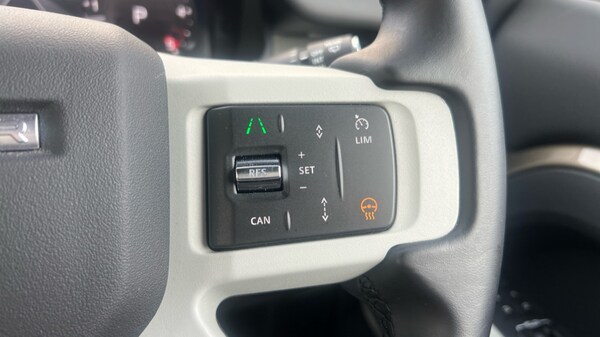 Used Land Rover Defender 2024 for sale - 75466187: Photo 53