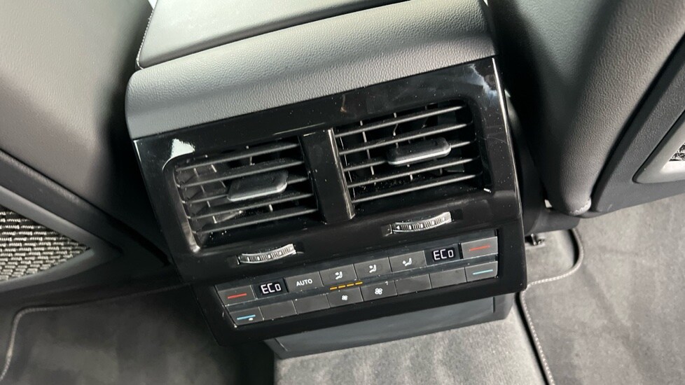 Used Volkswagen Touareg 2019 for sale - 76145972: Photo 32