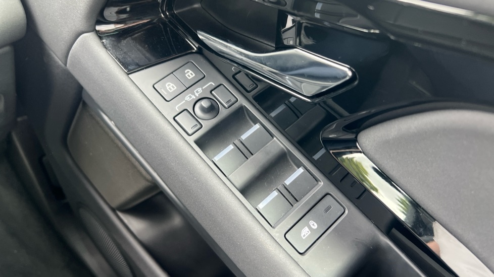 Used Land Rover Range Rover Evoque 2025 for sale - 76393539: Photo 38