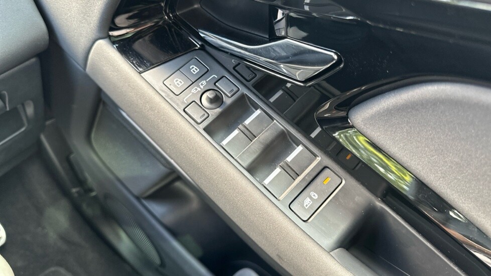 Used Land Rover Range Rover Evoque 2025 for sale - 75984682: Photo 41