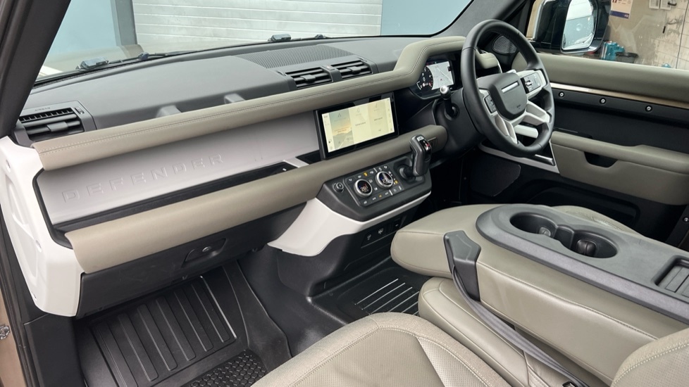 Used Land Rover Defender 2021 for sale - 76871112: Photo 10