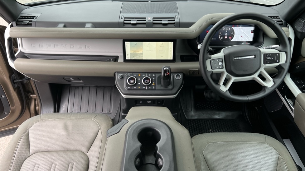 Used Land Rover Defender 2021 for sale - 76871112: Photo 11