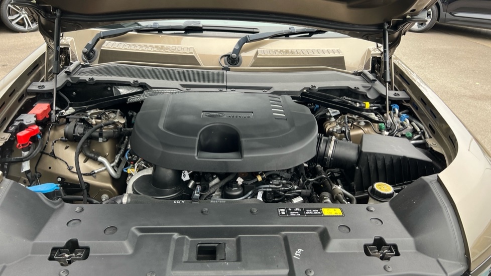 Used Land Rover Defender 2021 for sale - 76871112: Photo 16