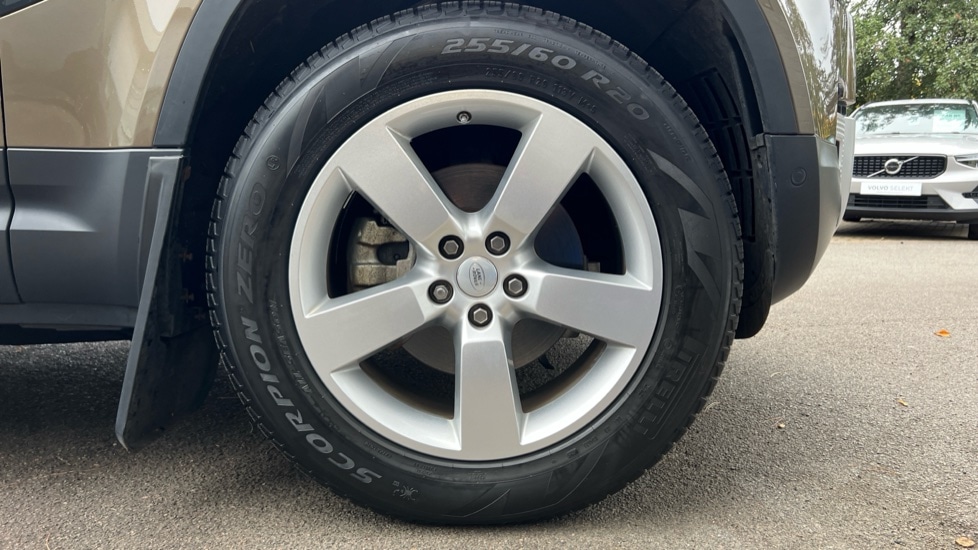 Used Land Rover Defender 2021 for sale - 76871112: Photo 20