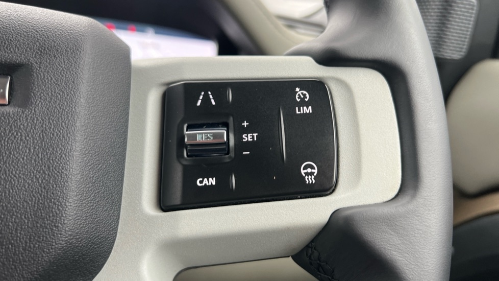 Used Land Rover Defender 2021 for sale - 76871112: Photo 22