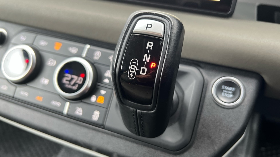 Used Land Rover Defender 2021 for sale - 76871112: Photo 29