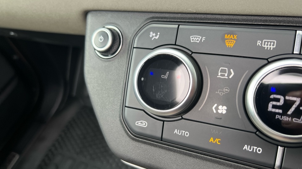 Used Land Rover Defender 2021 for sale - 76871112: Photo 34