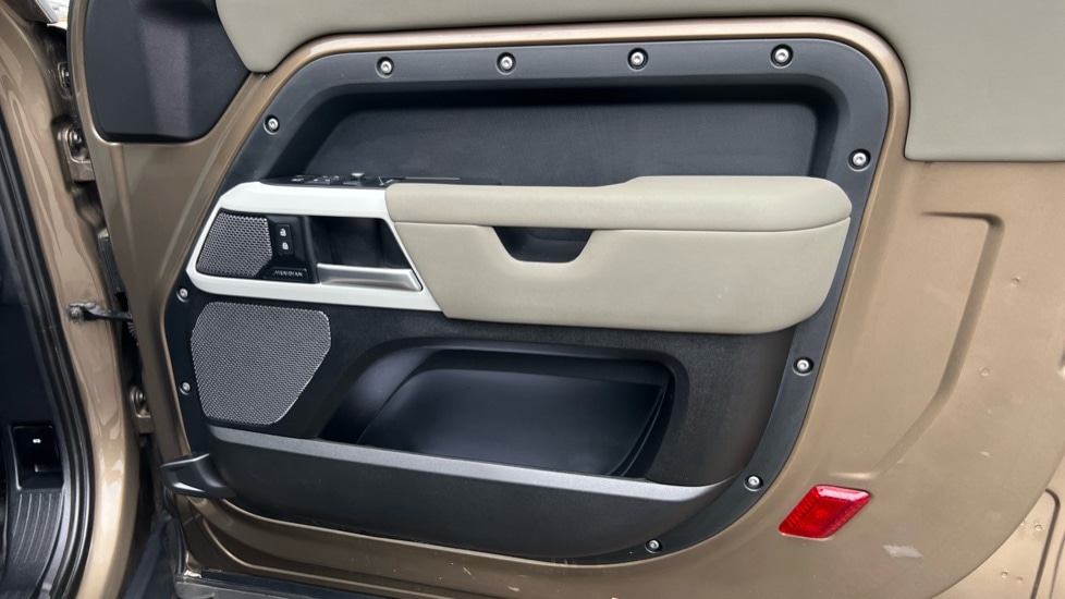 Used Land Rover Defender 2021 for sale - 76871112: Photo 39