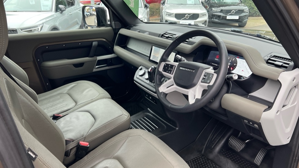 Used Land Rover Defender 2021 for sale - 76871112: Photo 40