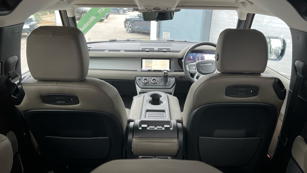 Used Land Rover Defender 2021 for sale - 76871112: Photo 48