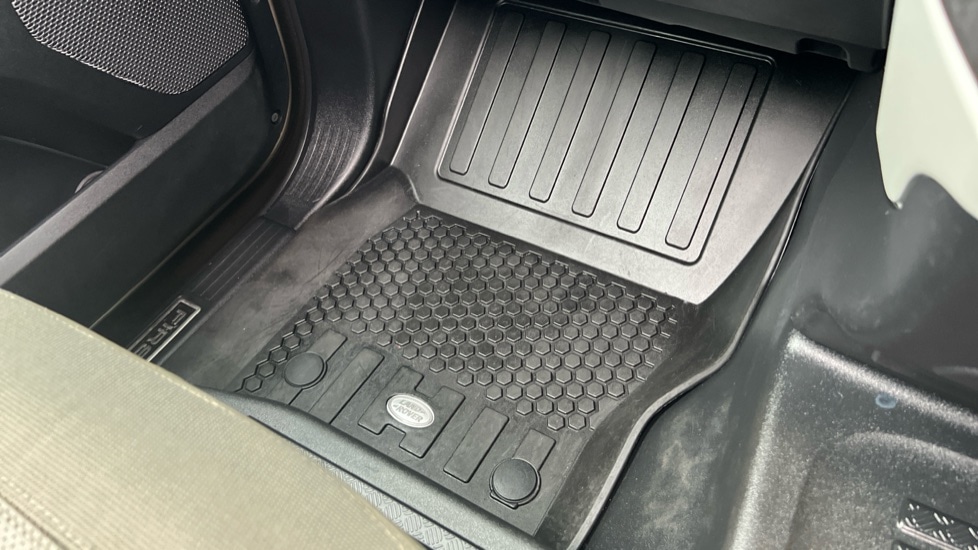 Used Land Rover Defender 2021 for sale - 76871112: Photo 52