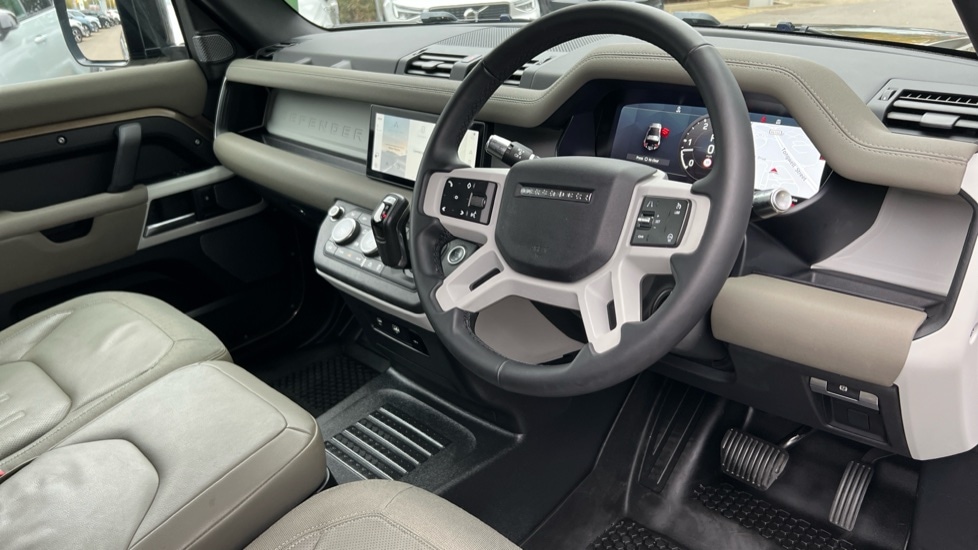 Used Land Rover Defender 2021 for sale - 76871112: Photo 9