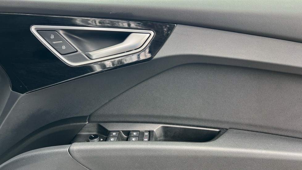 Used Audi Q4 e-tron 2023 for sale - 76261612: Photo 30