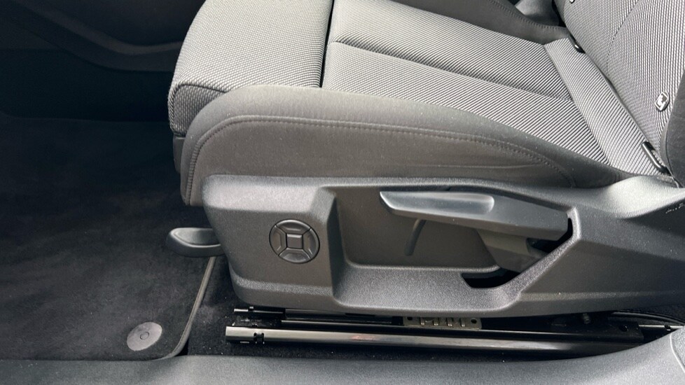 Used Audi Q4 e-tron 2023 for sale - 76261612: Photo 32