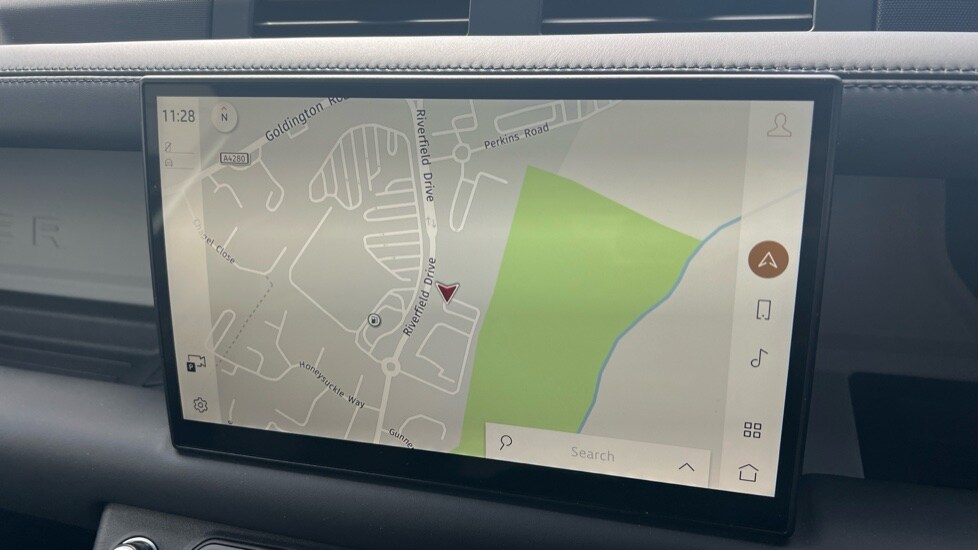 Used Land Rover Defender 2024 for sale - 76528947: Photo 11