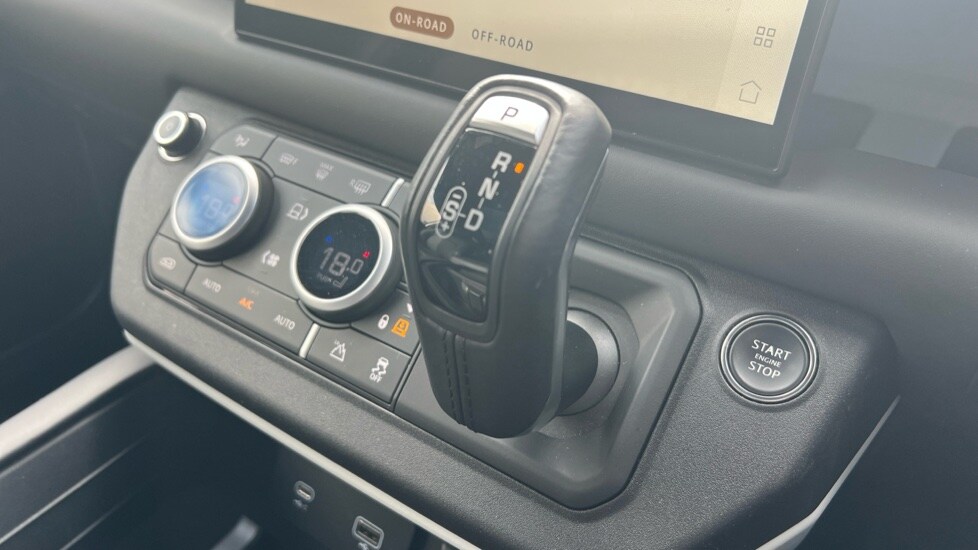 Used Land Rover Defender 2024 for sale - 76528947: Photo 13