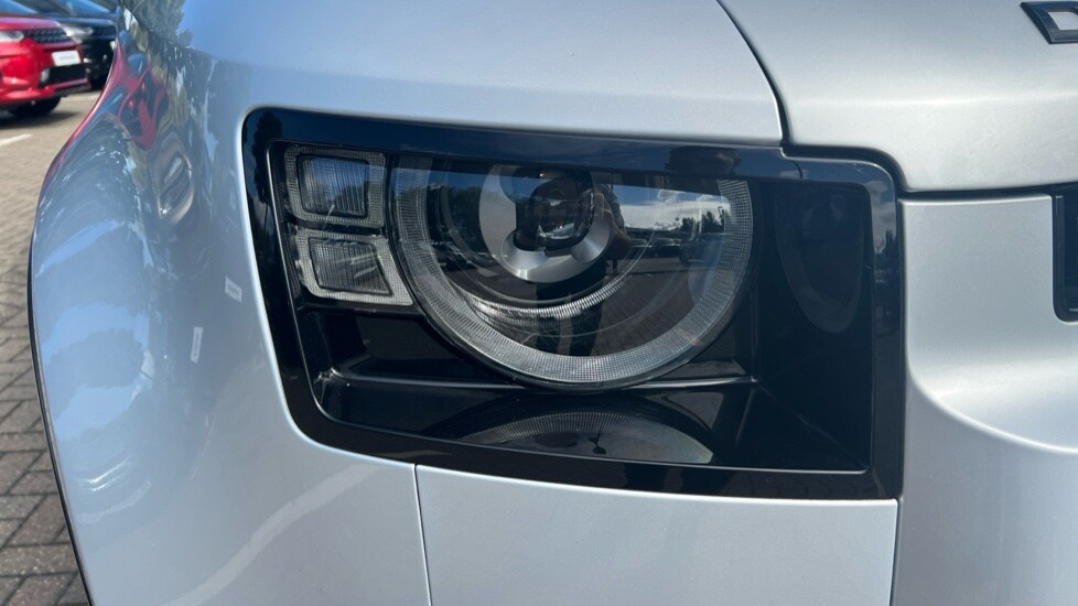 Used Land Rover Defender 2024 for sale - 76528947: Photo 17