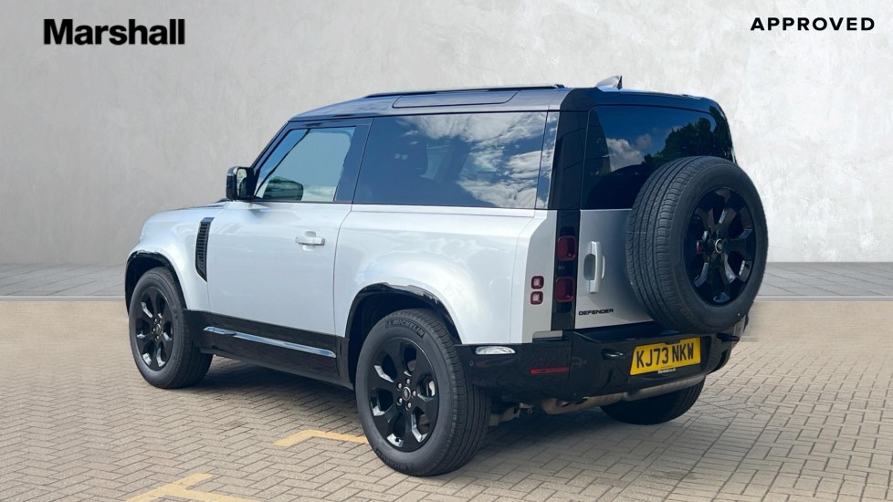 Used Land Rover Defender 2024 for sale - 76528947: Photo 2