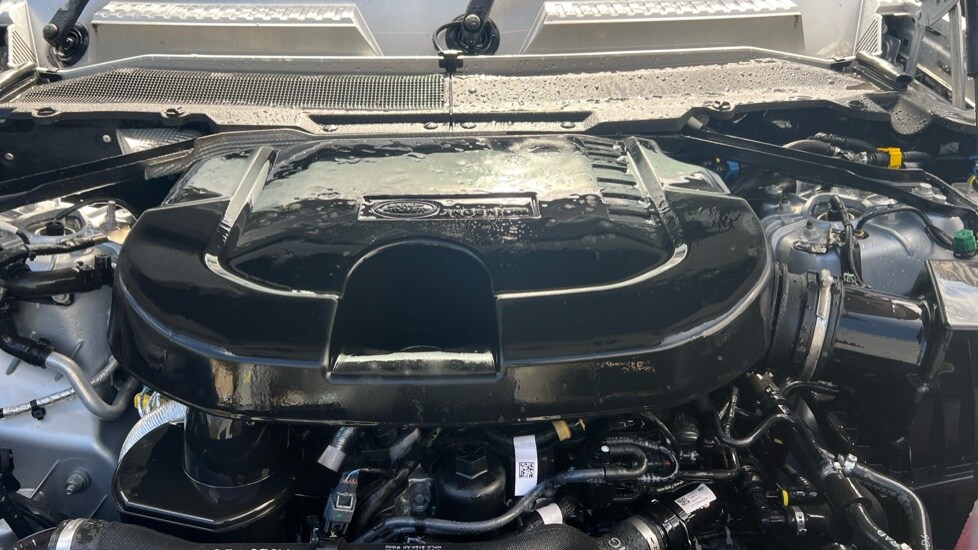 Used Land Rover Defender 2024 for sale - 76528947: Photo 30