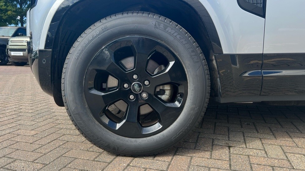 Used Land Rover Defender 2024 for sale - 76528947: Photo 31